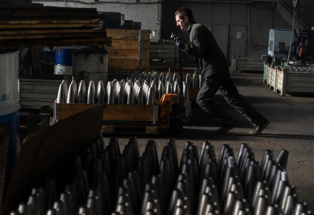 Εμείς που δουλεύουμε στην πολεμική βιομηχανία